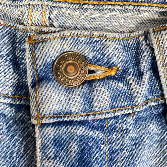 Vintage Levis jeans - Picture 2 of 4